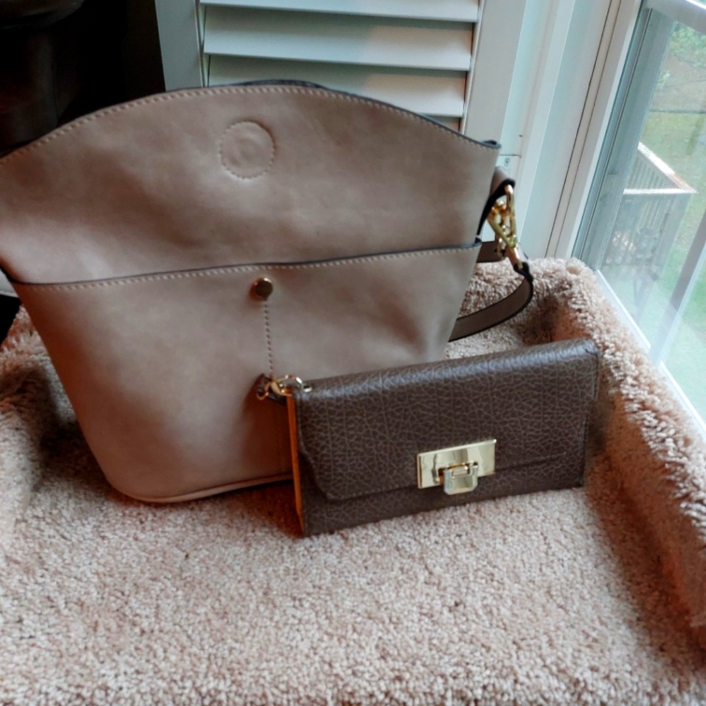 Leather bag with wallet